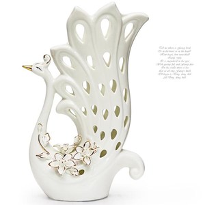 HONEY COMB 白色孔雀立體花卉鏤空陶瓷擺飾 GT-DB142